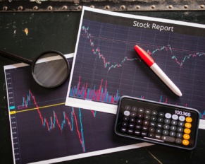 Can You Stack Stock Charts on Yahoo Finance